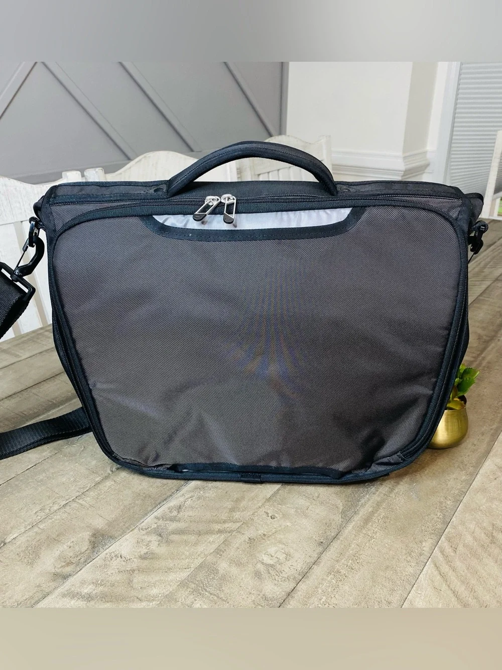 Nike Golf Departure Messenger Laptop Bag Black/Grey, Shoulder Crossbody Travel